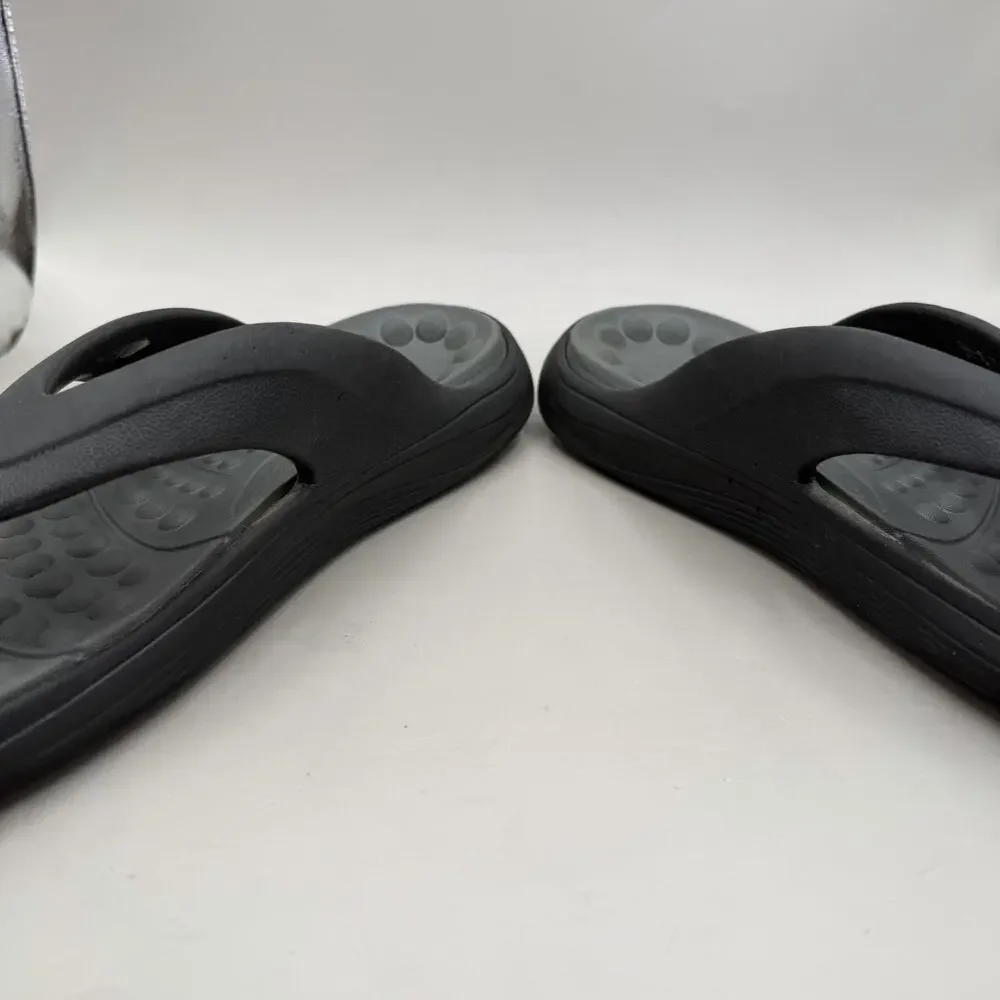 Crocs Reviva Sandals Shoes Mens Size 11 Gray Thong Flip Flop Comfort 205545